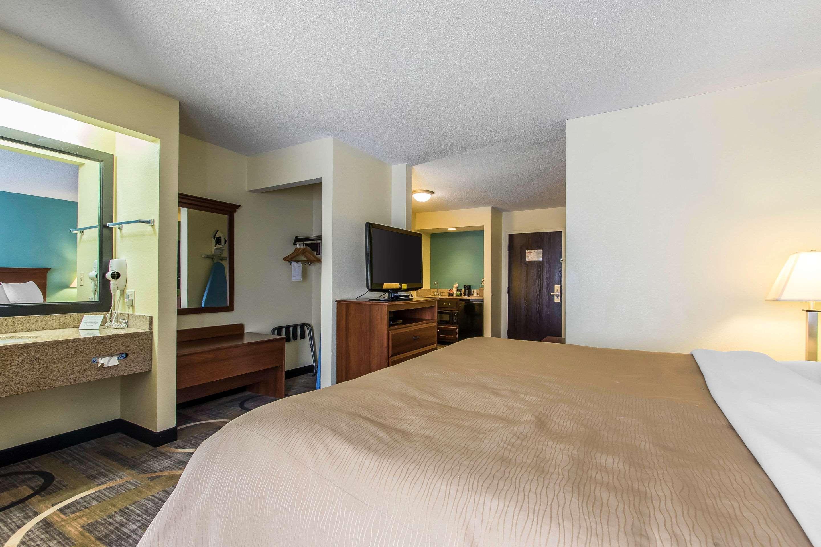 Quality Inn & Suites Memphis East Екстериор снимка