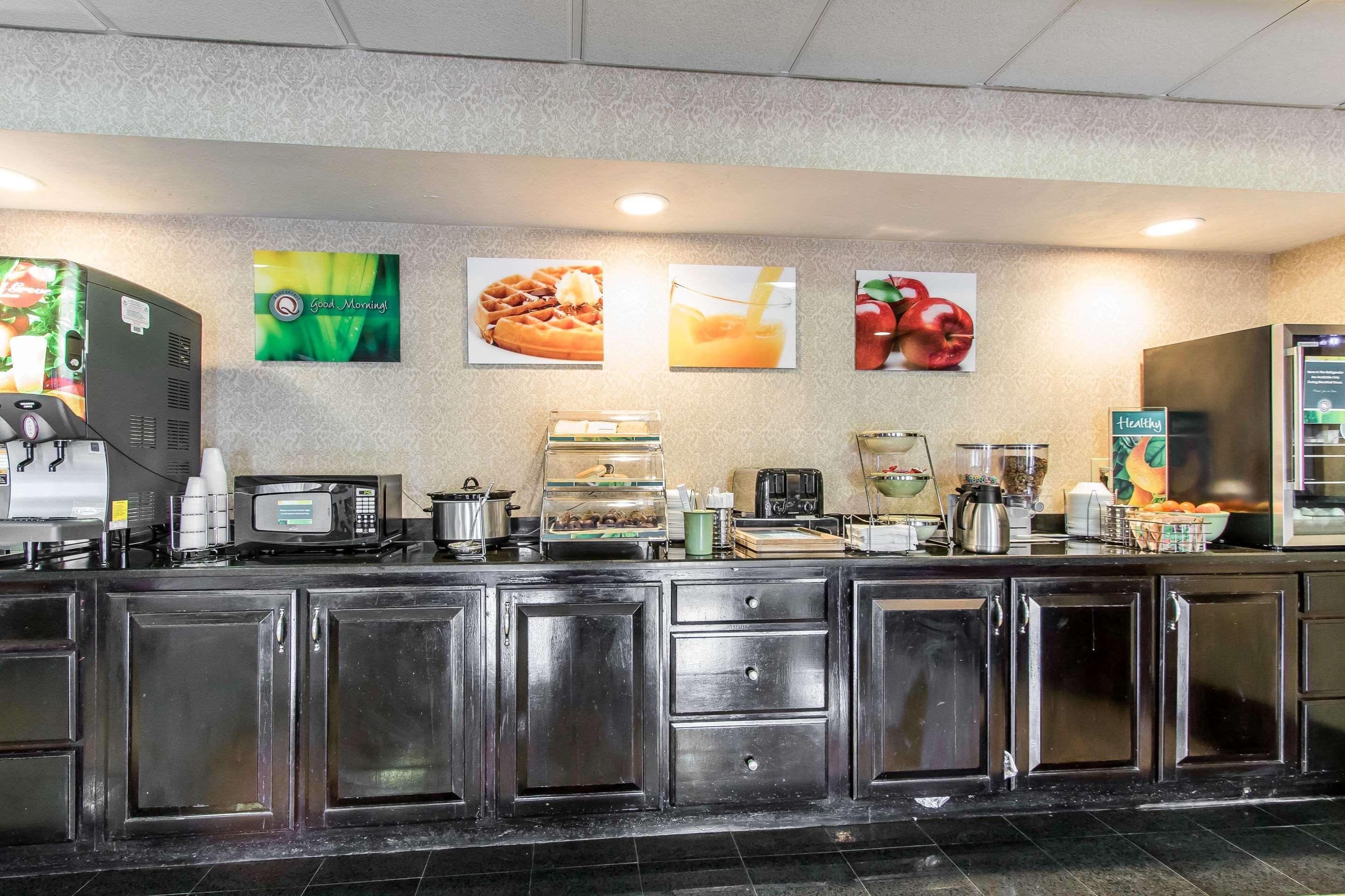 Quality Inn & Suites Memphis East Екстериор снимка