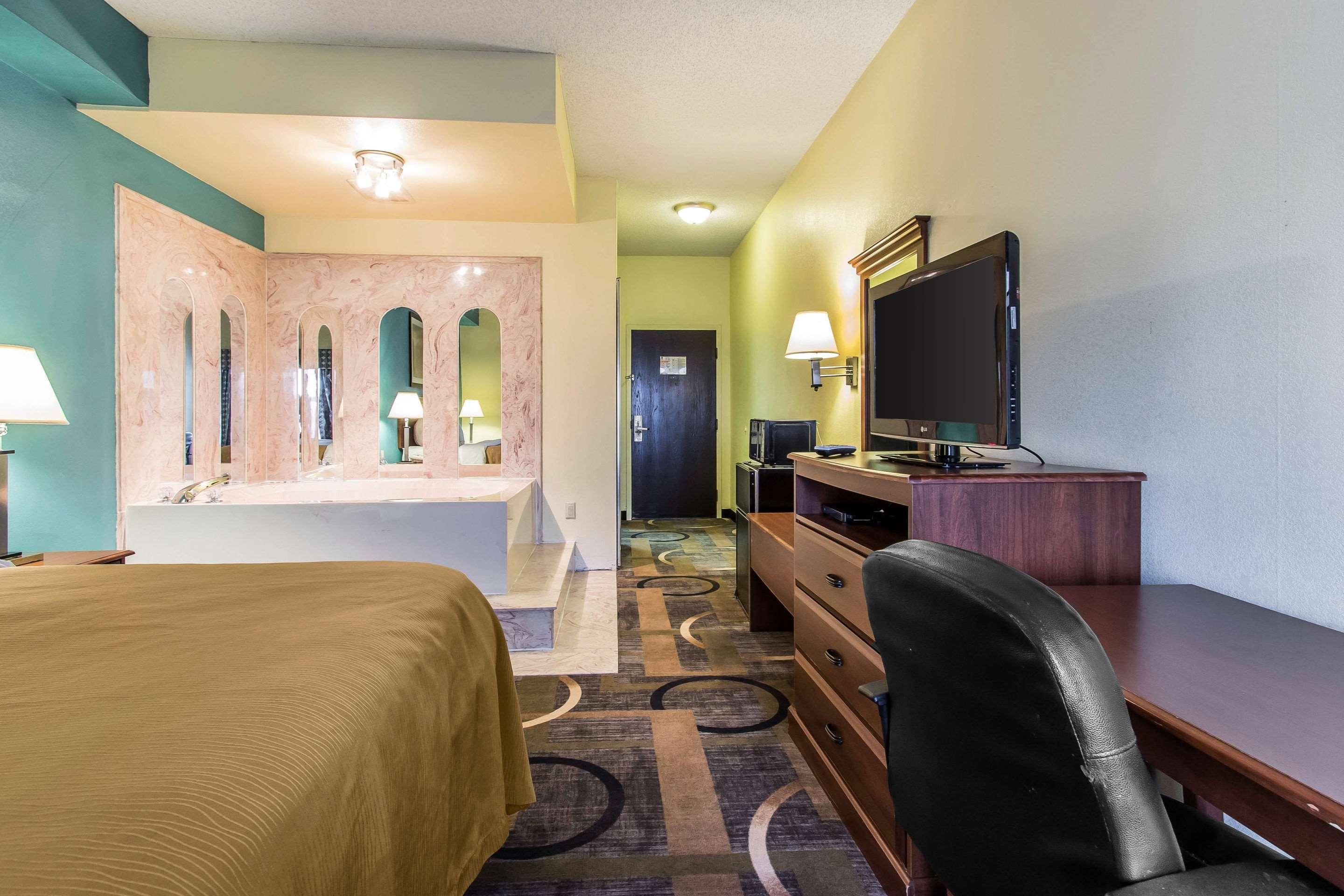 Quality Inn & Suites Memphis East Екстериор снимка